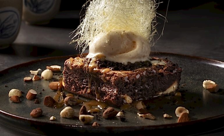 Inari Omakase Vadistanbul’da İş Toplantıları ve Özel Öğle Buluşmaları İçin Öğle Yemeği Deneyimi